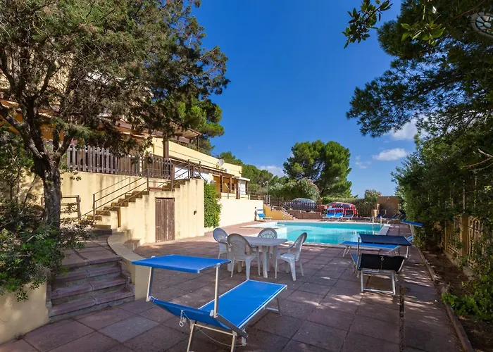 Aetos Home With Shared Swimming Pool - Porto Pino Hill