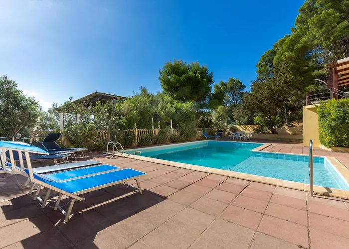 Aetos Home With Shared Swimming Pool - Porto Pino Hill
