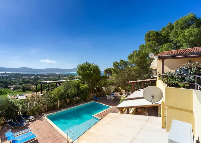 Aetos Home With Shared Swimming Pool - Porto Pino Hill